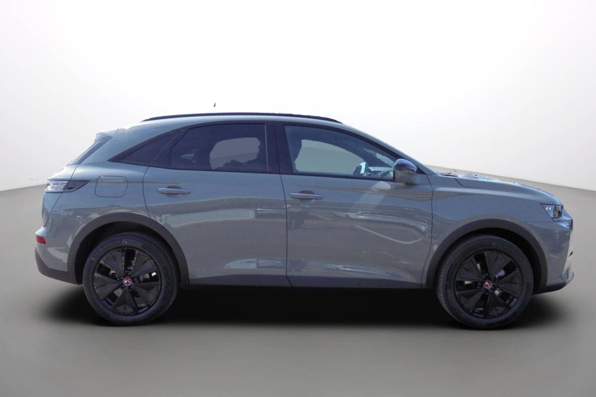 DS DS7 BLUEHDI 130 EAT8 PERFORMANCE LINE