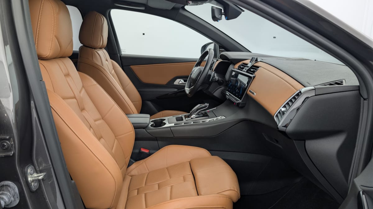 DS DS7 CROSSBACK HYBRIDE E-TENSE 300 EAT8 4X4 RIVOLI