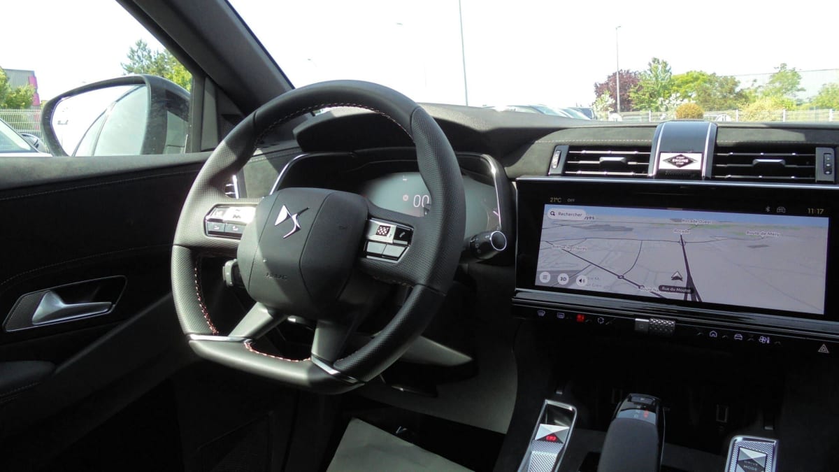 DS DS7 BLUEHDI 130 EAT8 PERFORMANCE LINE