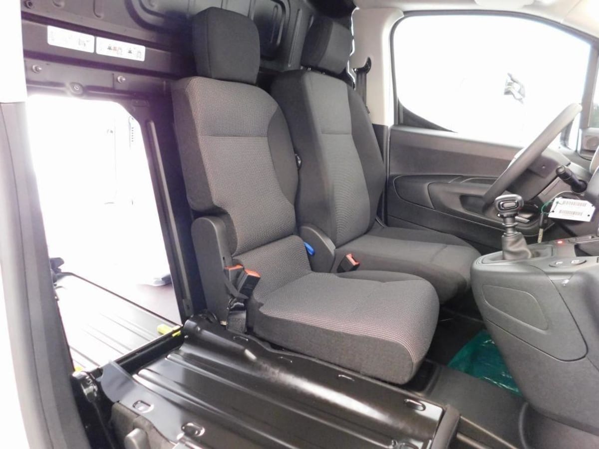 FIAT DOBLO FOURGON TAILLE M 650 KG HDI 100