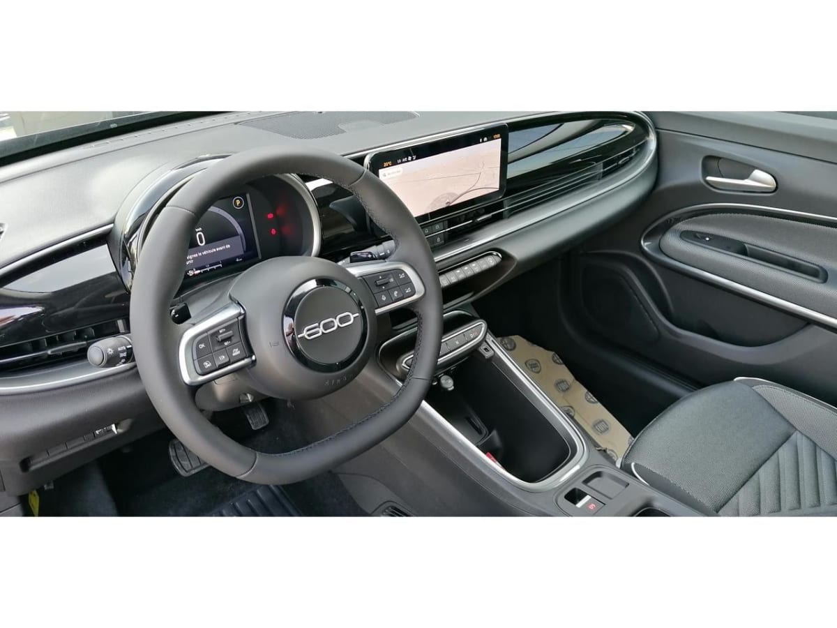 FIAT FIAT 600 1.2 HYBRID 145 DCT ICON