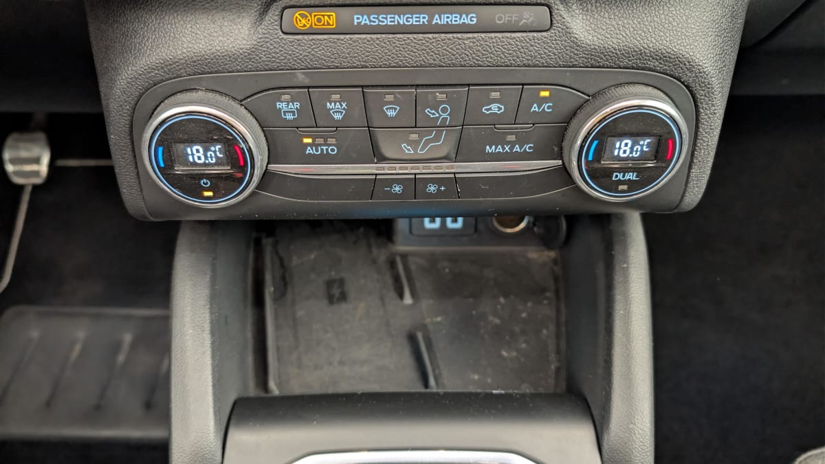Ford Focus - Image 19