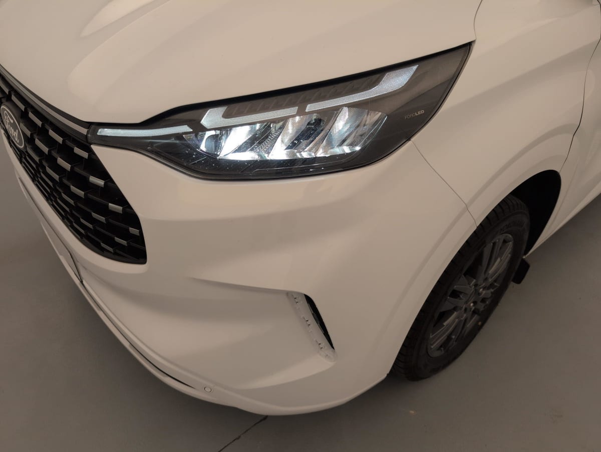 Ford Tourneo Custom - Image 19