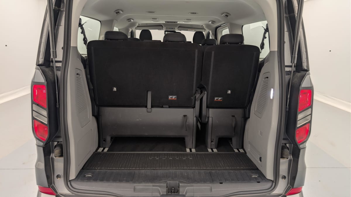 Ford Tourneo Custom - Image 11