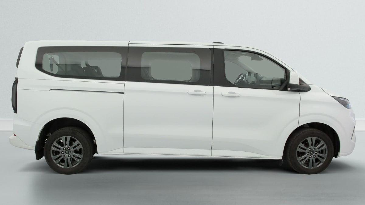 Ford Tourneo Custom - Image 8