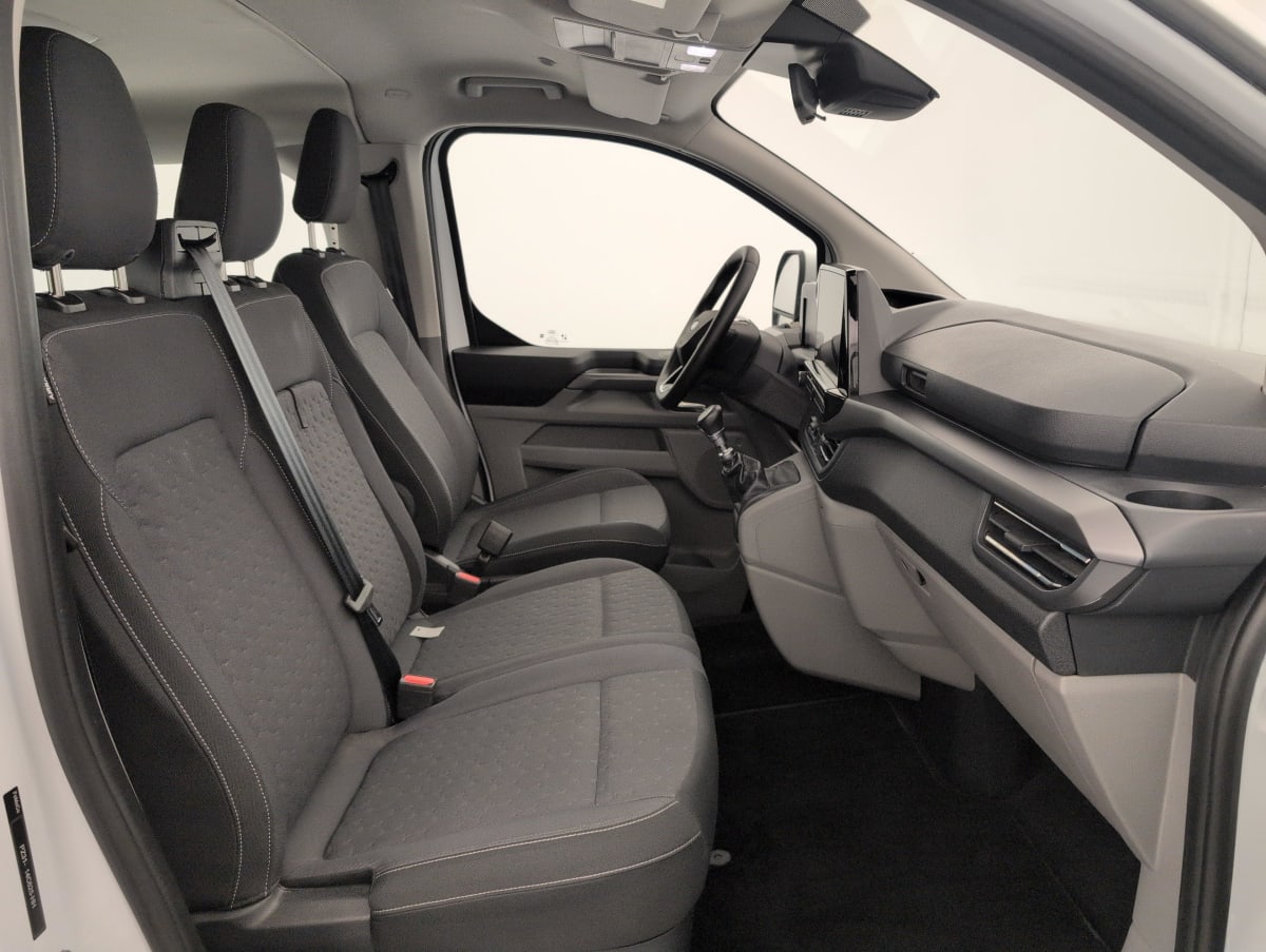 Ford Tourneo Custom - Image 9