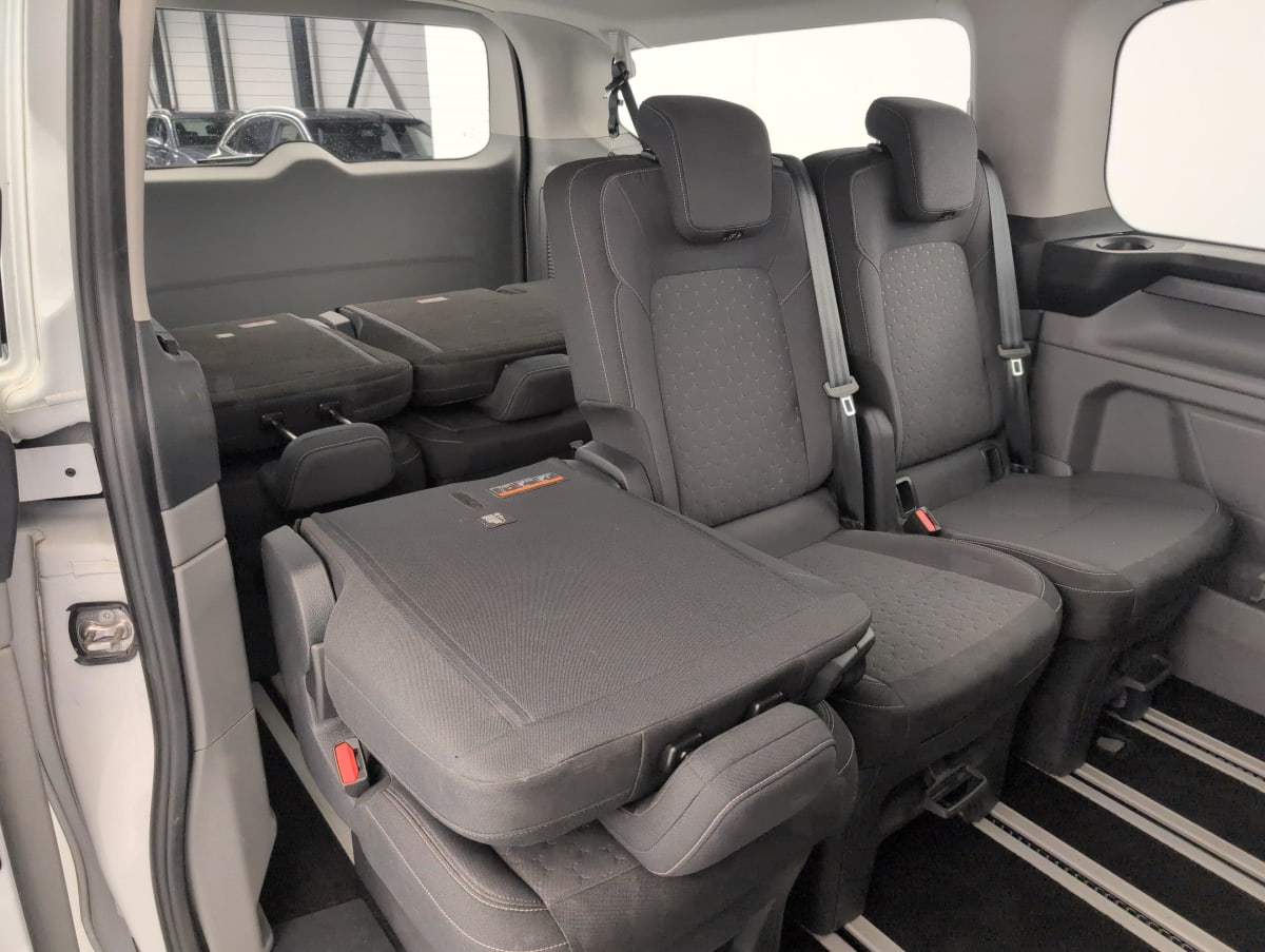 Ford Tourneo Custom - Image 10