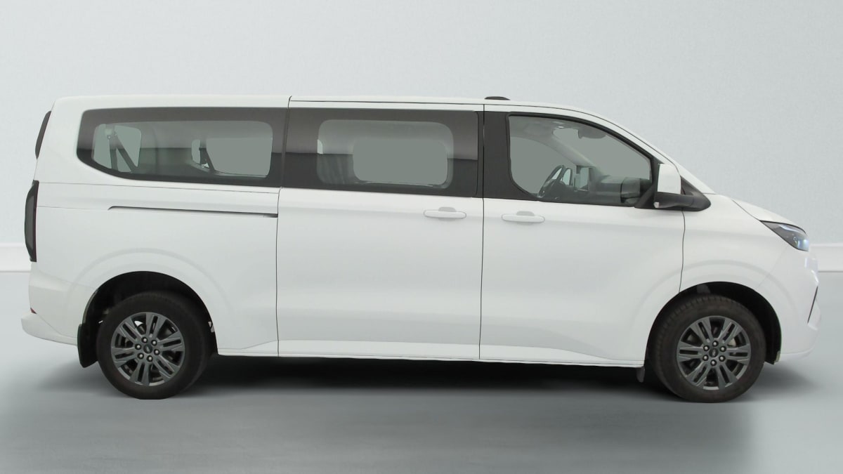 Ford Tourneo Custom - Image 8