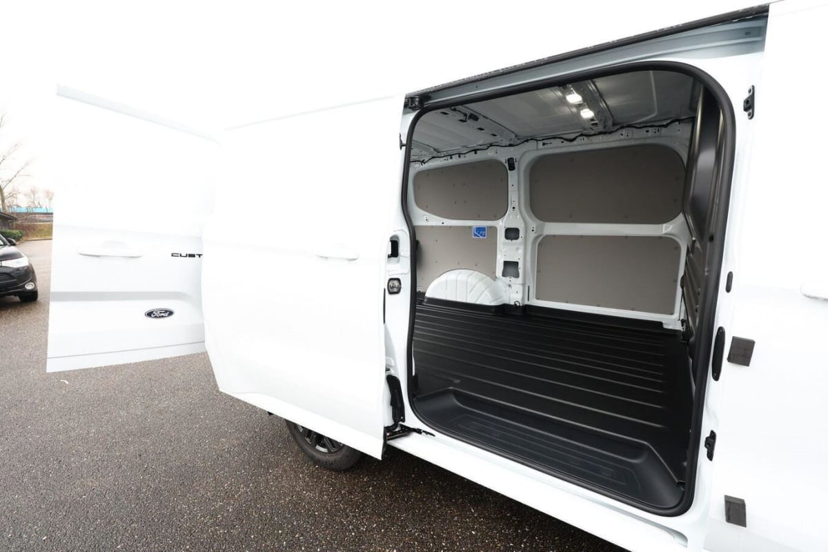 FORD TRANSIT CUSTOM E-TRANSIT CUSTOM 218 LIMITED 320L1 ATTEL