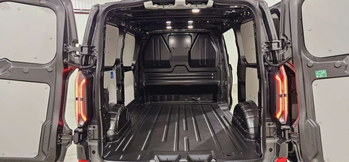 FORD TRANSIT CUSTOM FOURGON 320 L1H1 2.0 ECOBLUE 170 CH BVA8 SPORT