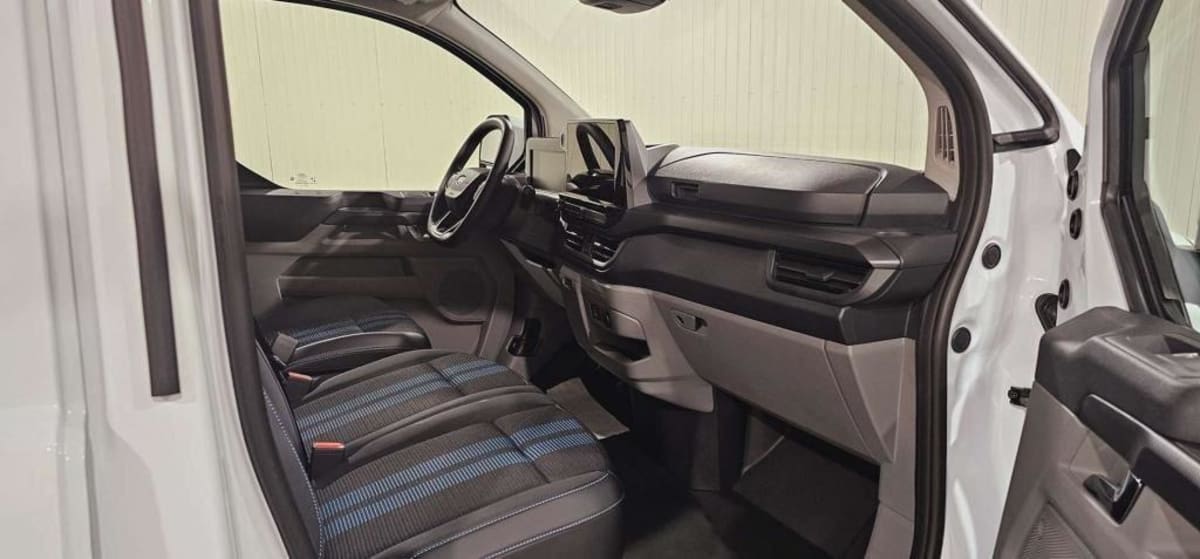 FORD TRANSIT CUSTOM FOURGON 320 L1H1 2.0 ECOBLUE 170 CH BVA8 SPORT