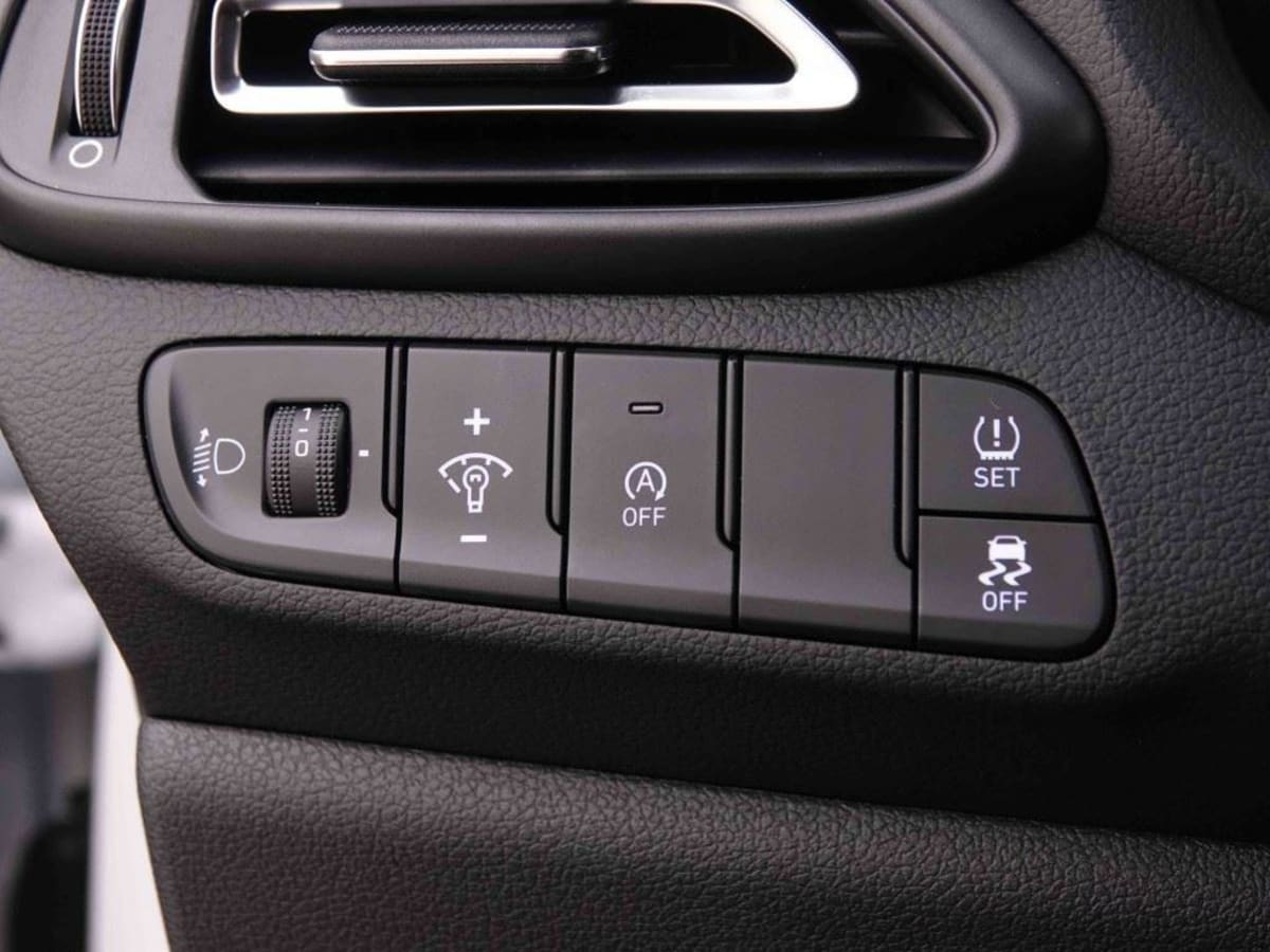 HYUNDAI I30 1.0 T-GDI 100 DCT GO