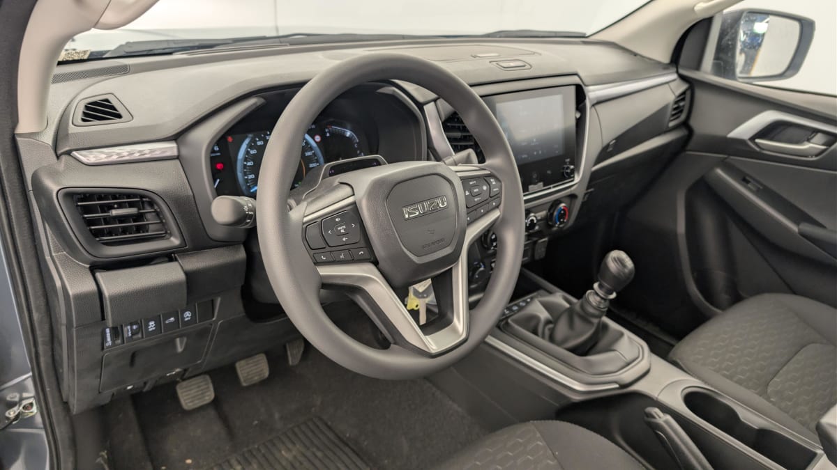 Isuzu D-MAX - Image 98