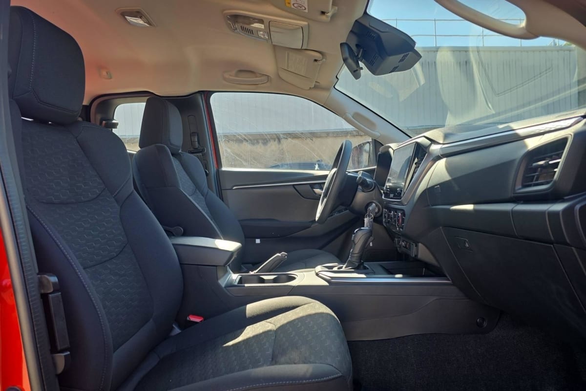 Isuzu D-MAX - Image 35