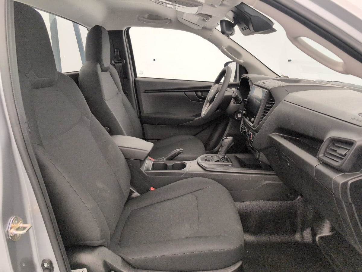 Isuzu D-MAX - Image 9