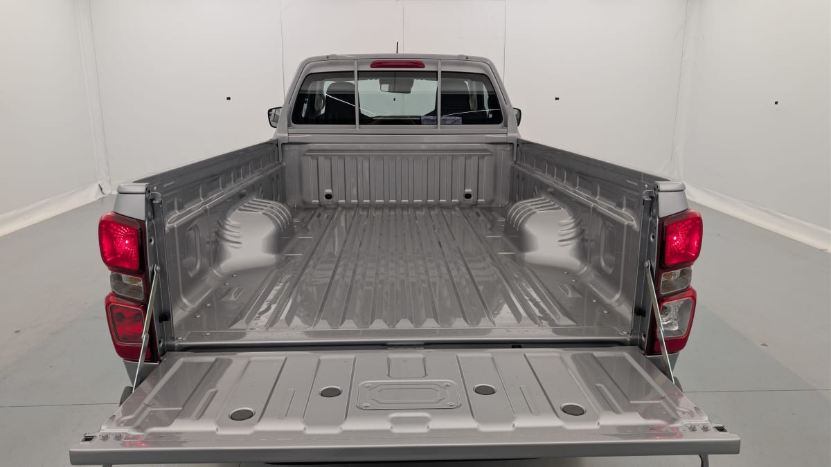 ISUZU D-MAX 2.2L SINGLE CABINE A T B-STRONG