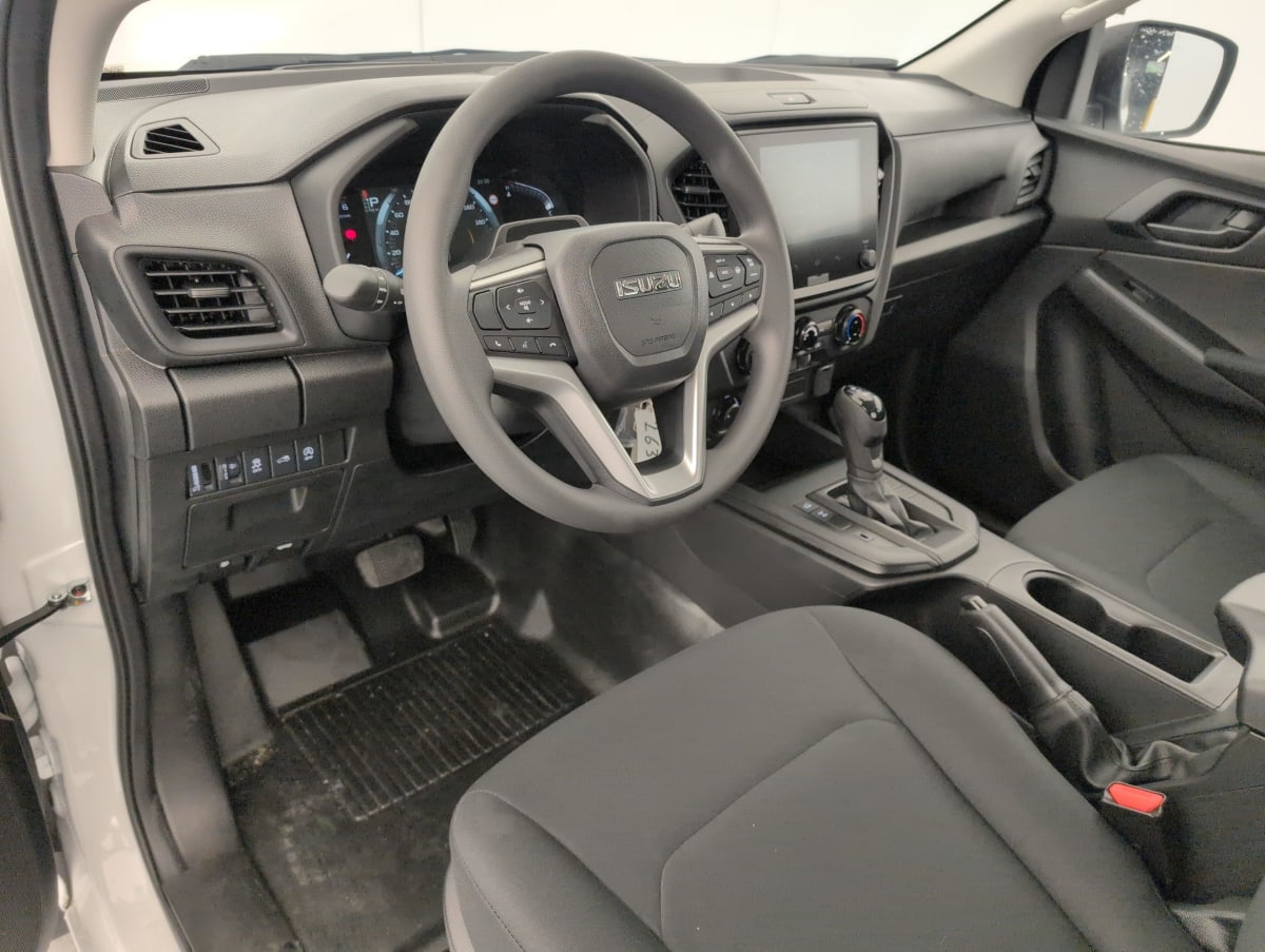 Isuzu D-MAX - Image 18