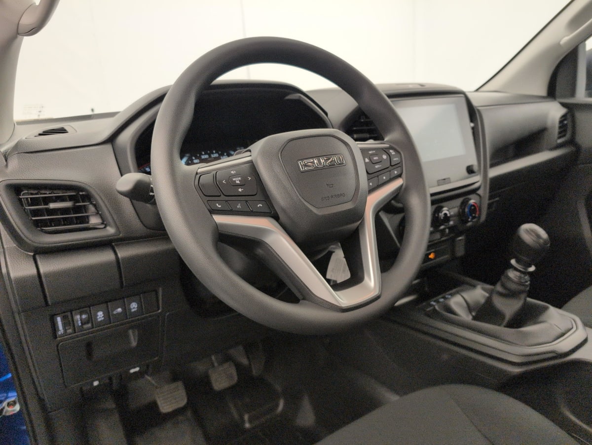 Isuzu D-MAX - Image 60