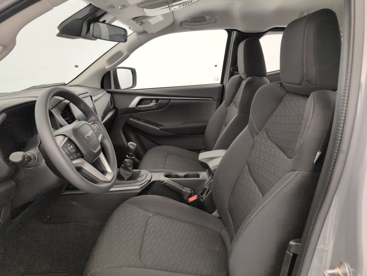 Isuzu D-MAX - Image 36