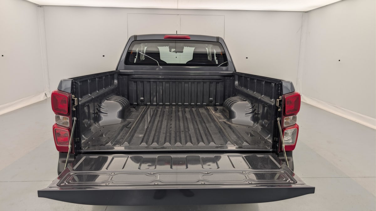 Isuzu D-MAX - Image 35