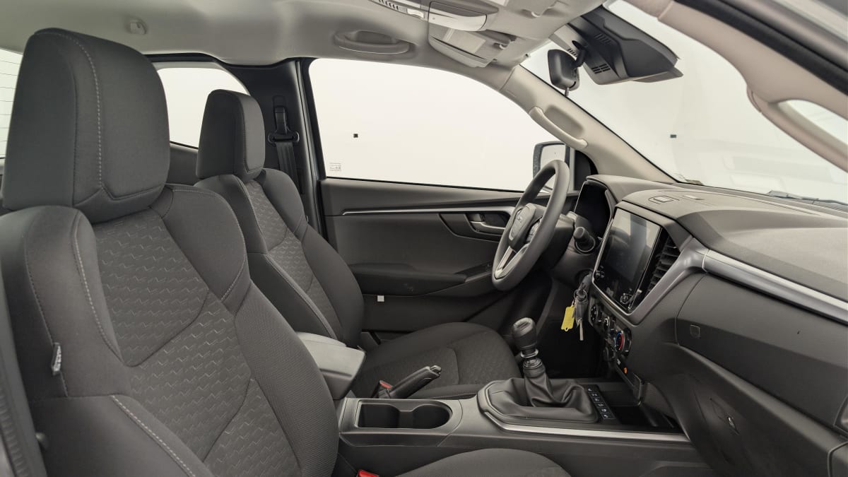 ISUZU D-MAX 2.2L SPACE CABINE M T EVOLUTION