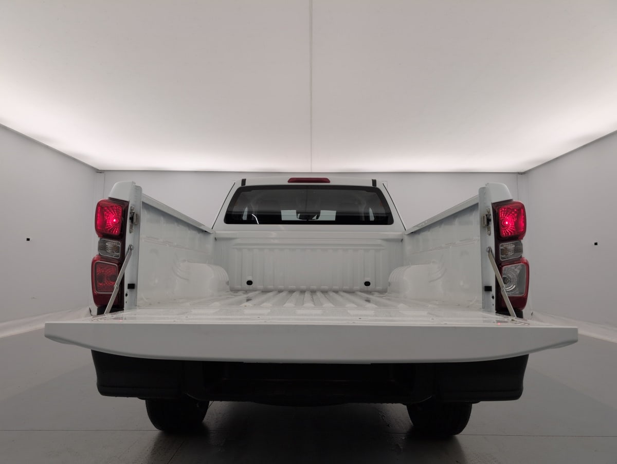 Isuzu D-MAX - Image 13