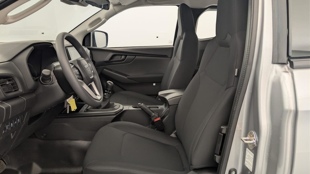 Isuzu D-MAX - Image 18
