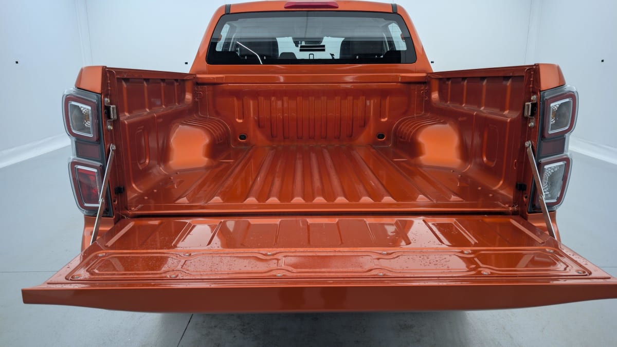 Isuzu D-MAX - Image 30