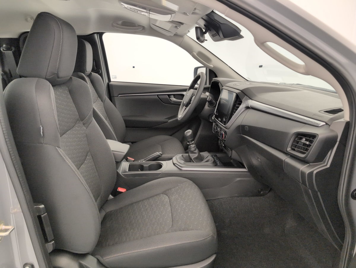 Isuzu D-MAX - Image 32
