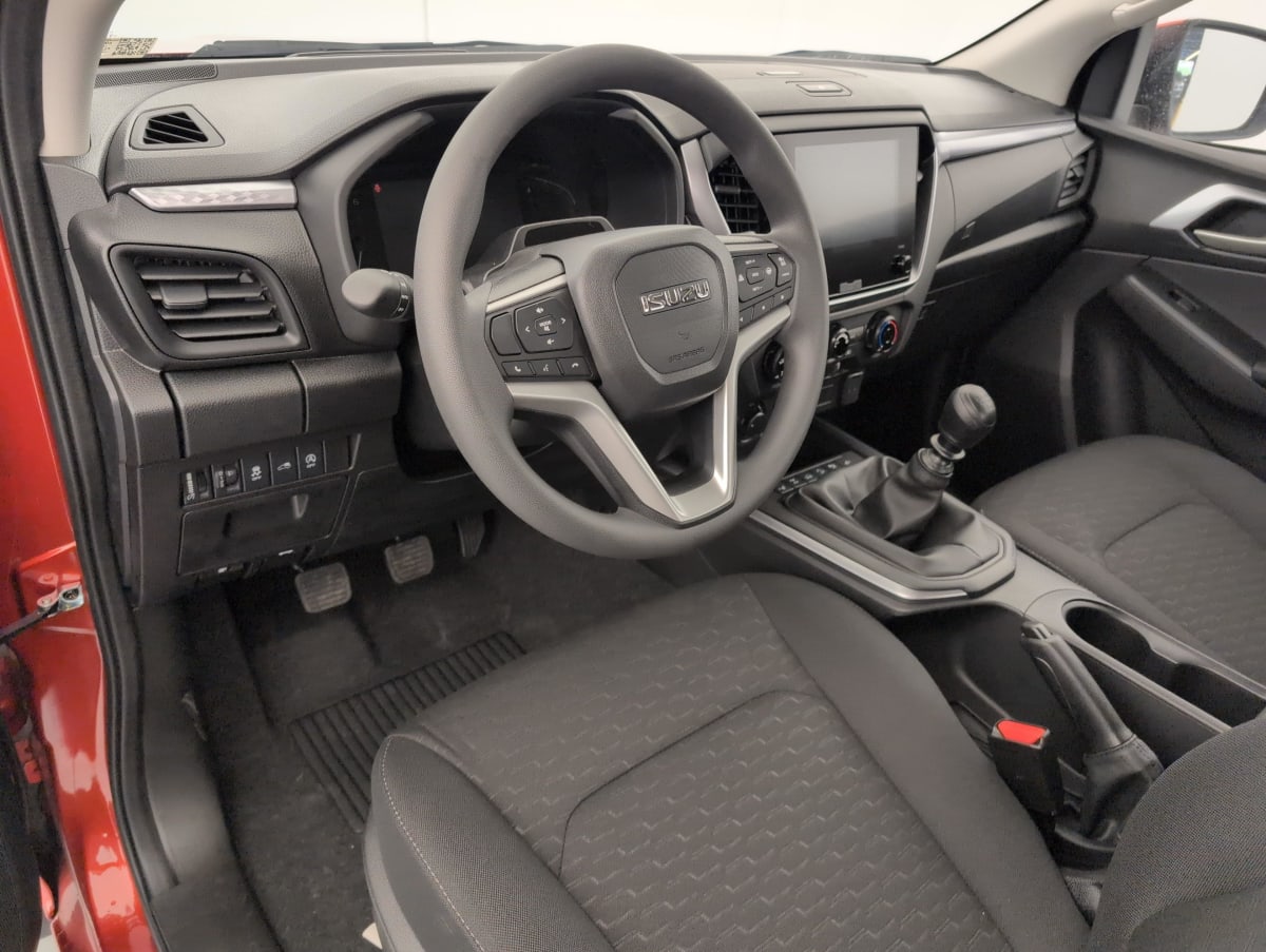 Isuzu D-MAX - Image 61
