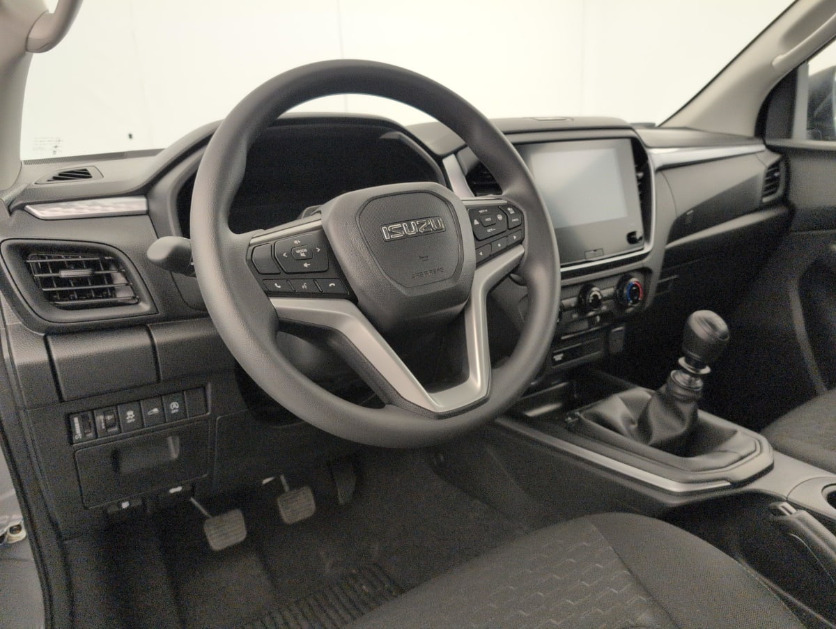 Isuzu D-MAX - Image 43