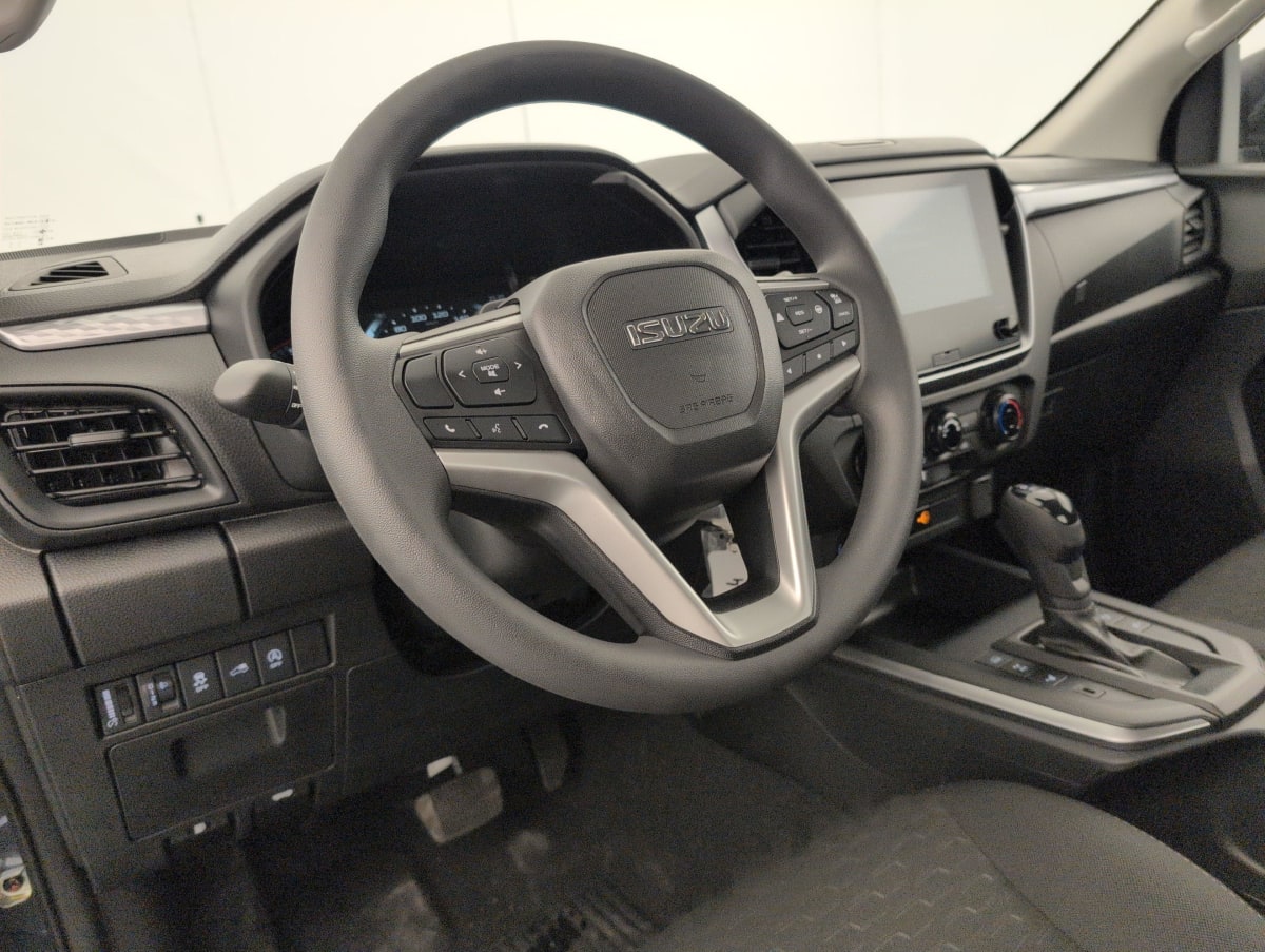 Isuzu D-MAX - Image 98