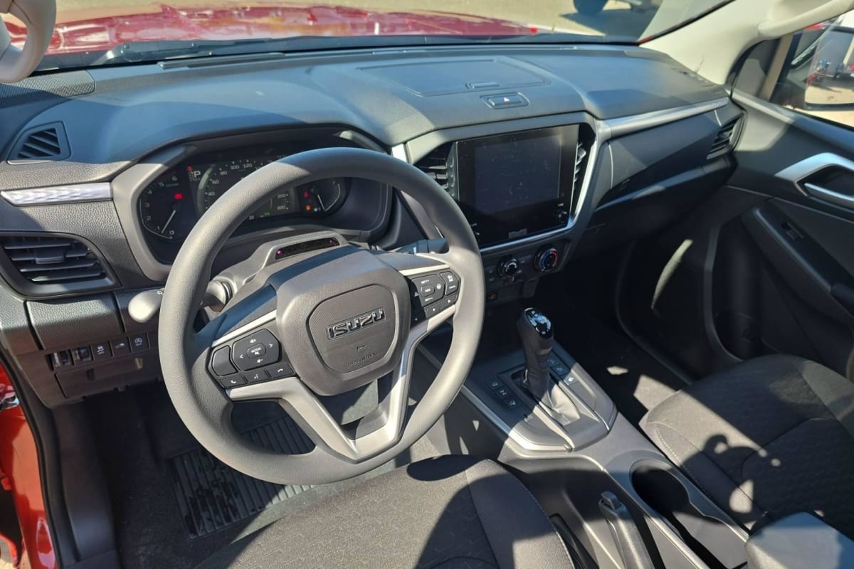 Isuzu D-MAX - Image 38