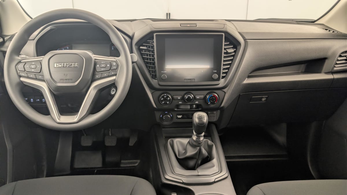 Isuzu D-MAX - Image 36
