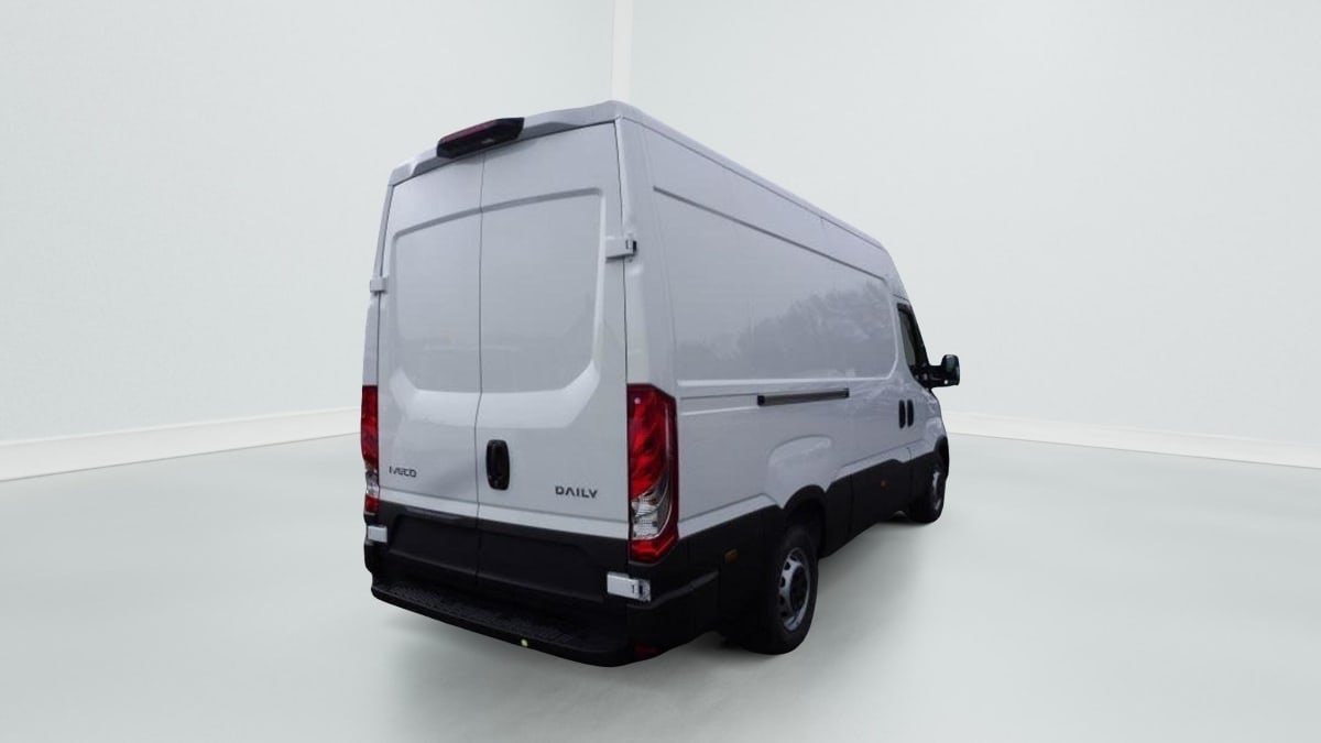 IVECO DAILY 35S16 2.3 V12 HI-MATIC 156CV