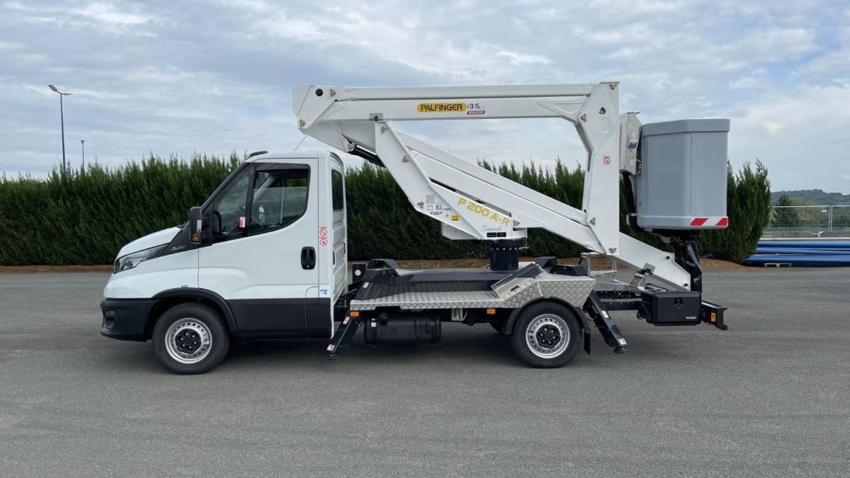 IVECO DAILY DAILY 35S14H 3450 2.3 136CH NACELLE PALFINGER P200A-R