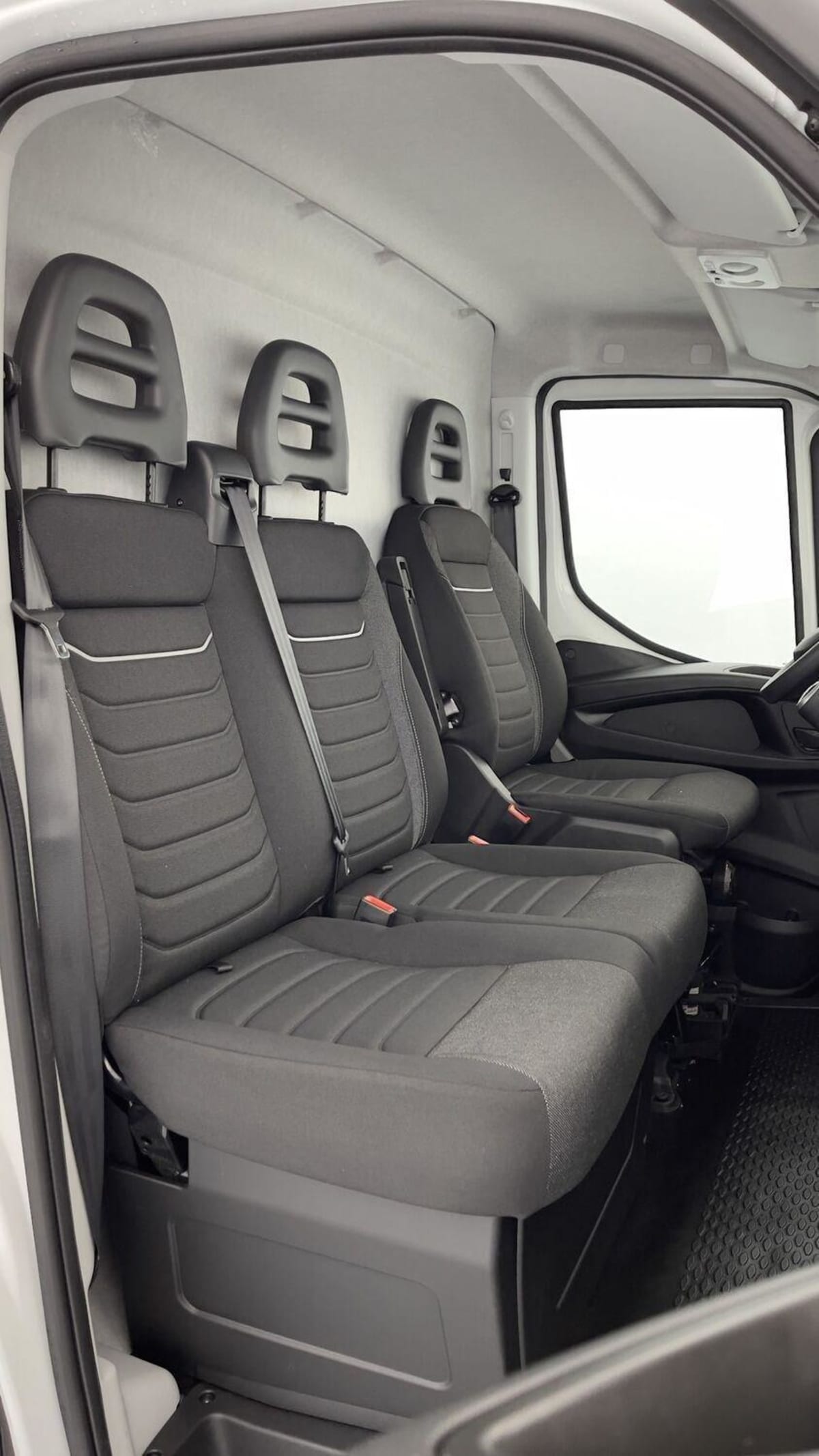 IVECO DAILY DAILY III 35S18HA8 4100 3.0 180CH 16M³