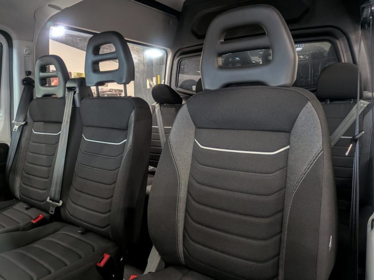 IVECO DAILY FOURGON DAILY FGN 35 S 14 CRV V12 H2 Q-LEAF