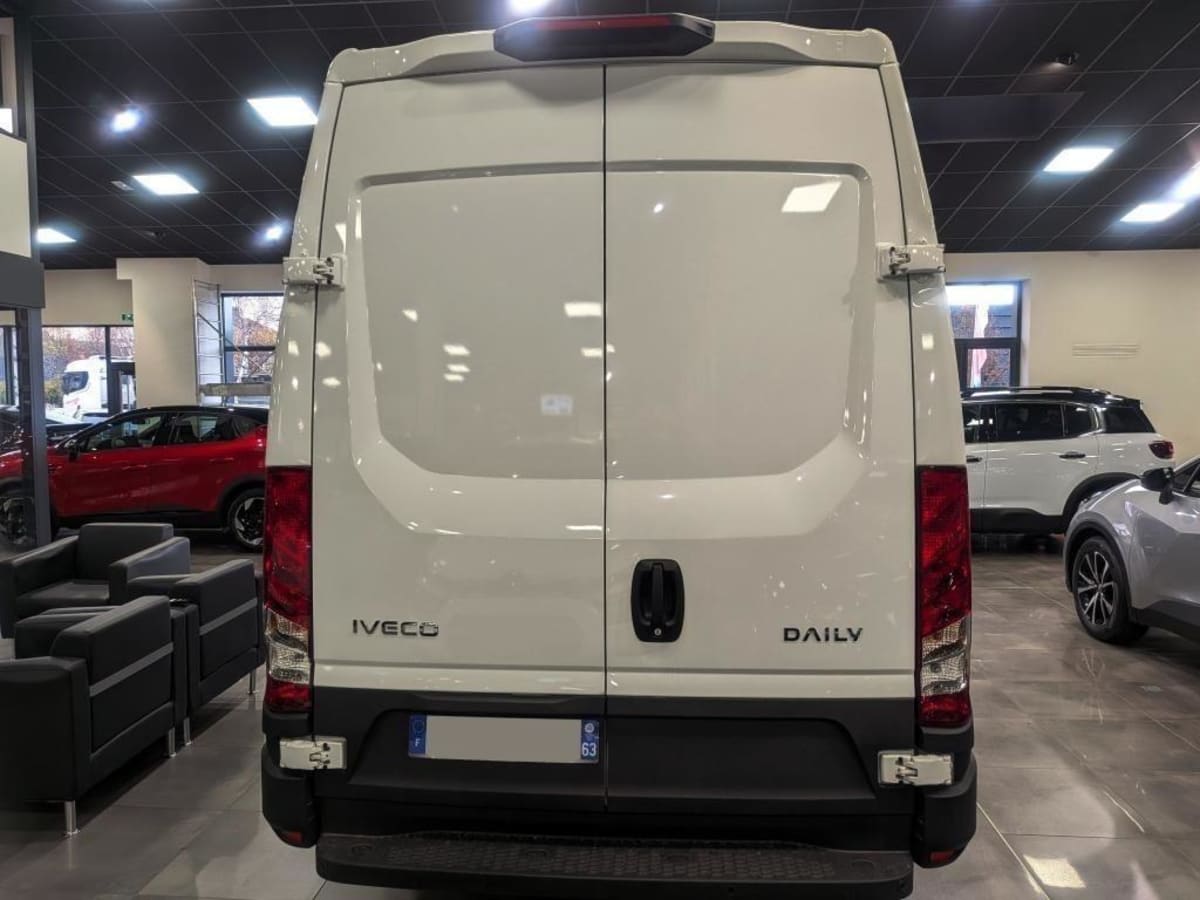 IVECO DAILY FOURGON DAILY FGN 35 S 14 CRV V12 H2 Q-LEAF