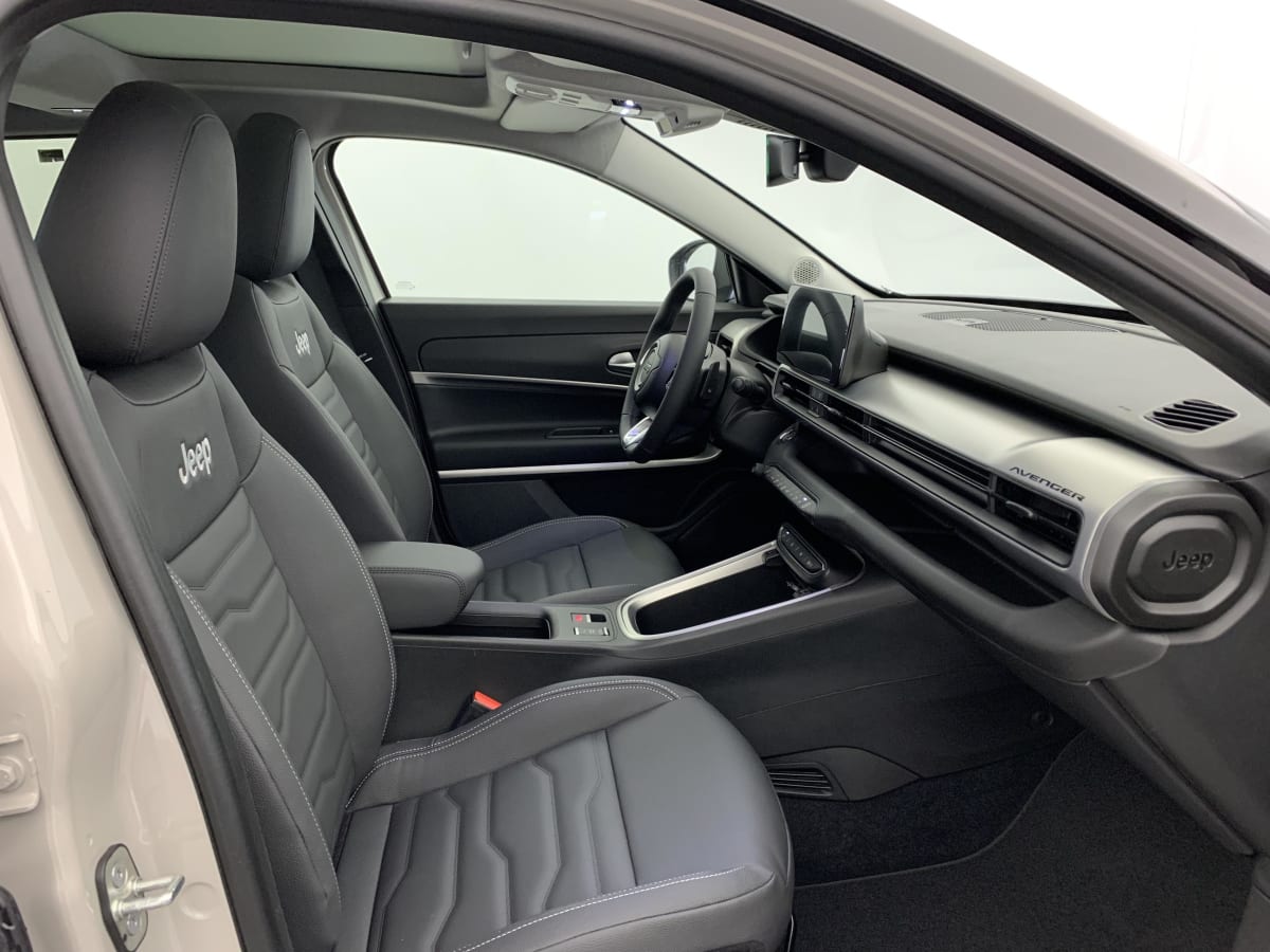 JEEP AVENGER 1.2 TURBO T3 110 CH E-HYBRID BVR6 SUMMIT