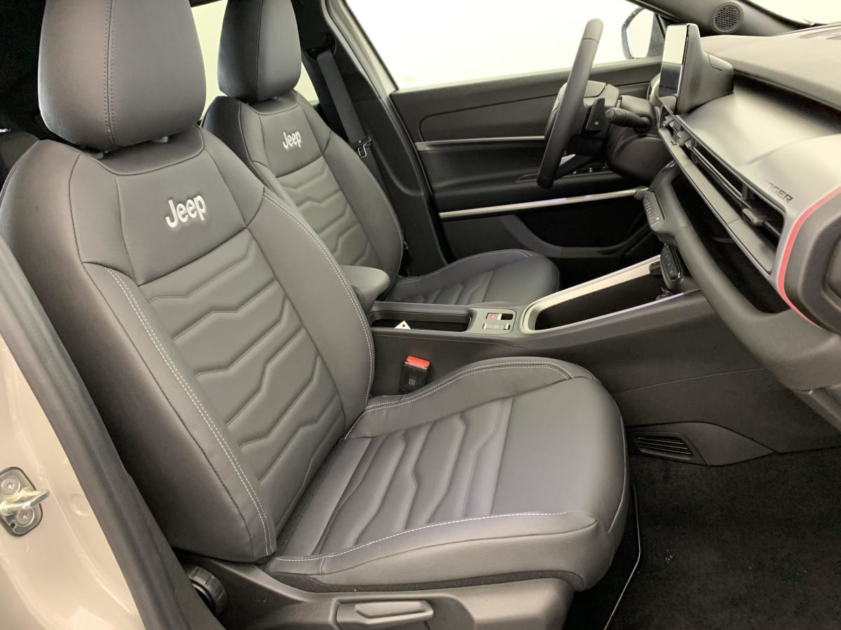 JEEP AVENGER 1.2 TURBO T3 110 CH E-HYBRID BVR6 SUMMIT