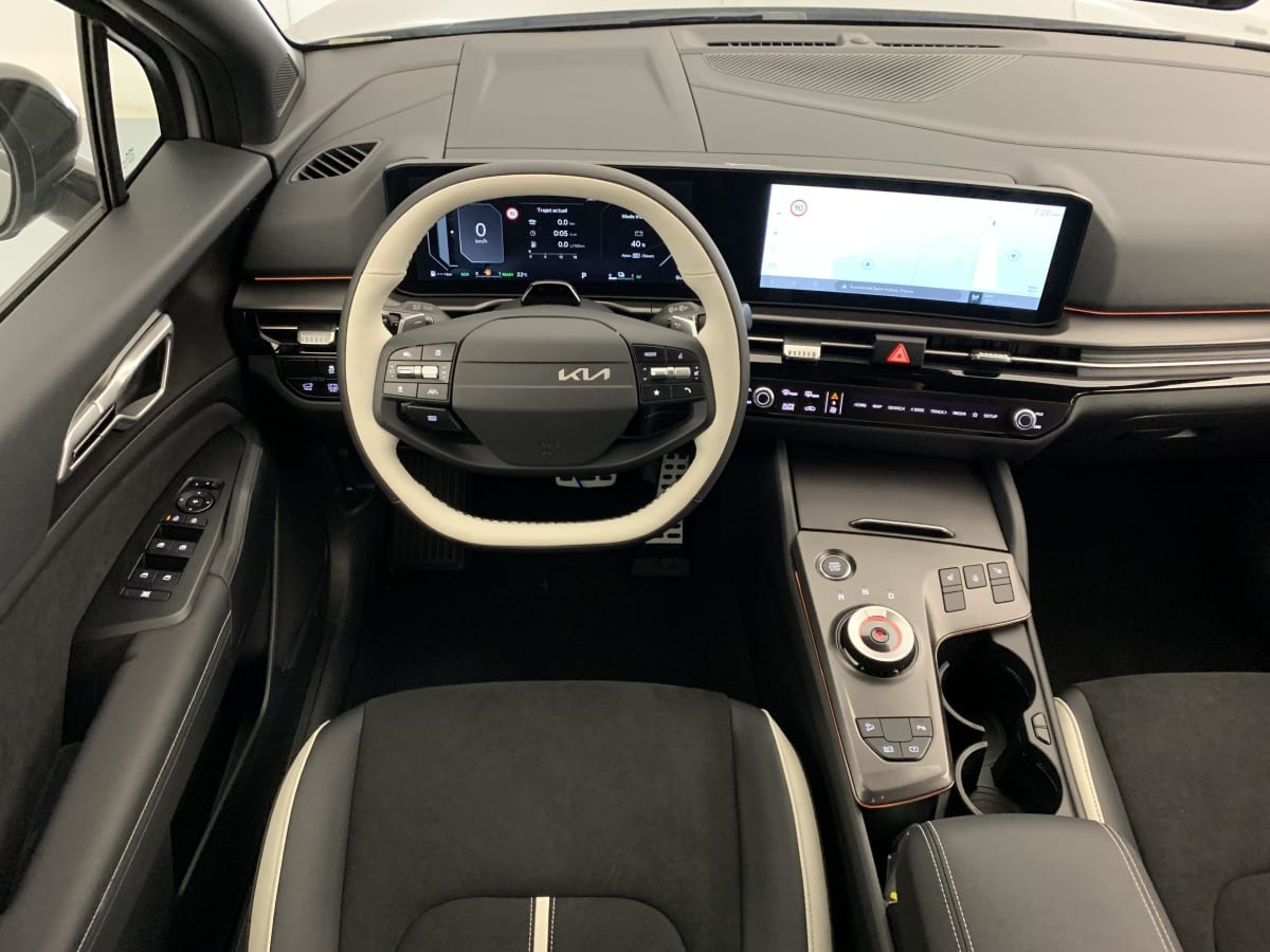 Kia SPORTAGE - Image 13