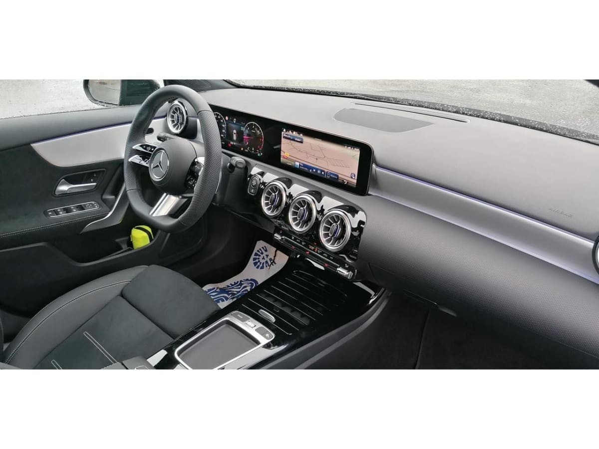 MERCEDES-BENZ CLASSE A 200 D 8G-DCT AMG LINE EXCLUSIVE DESIGN