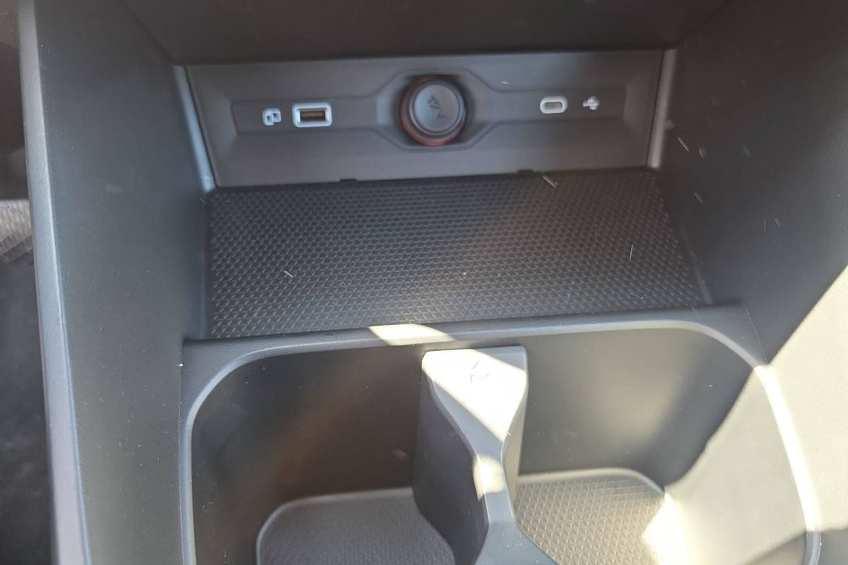 MG MG3 - Image 18