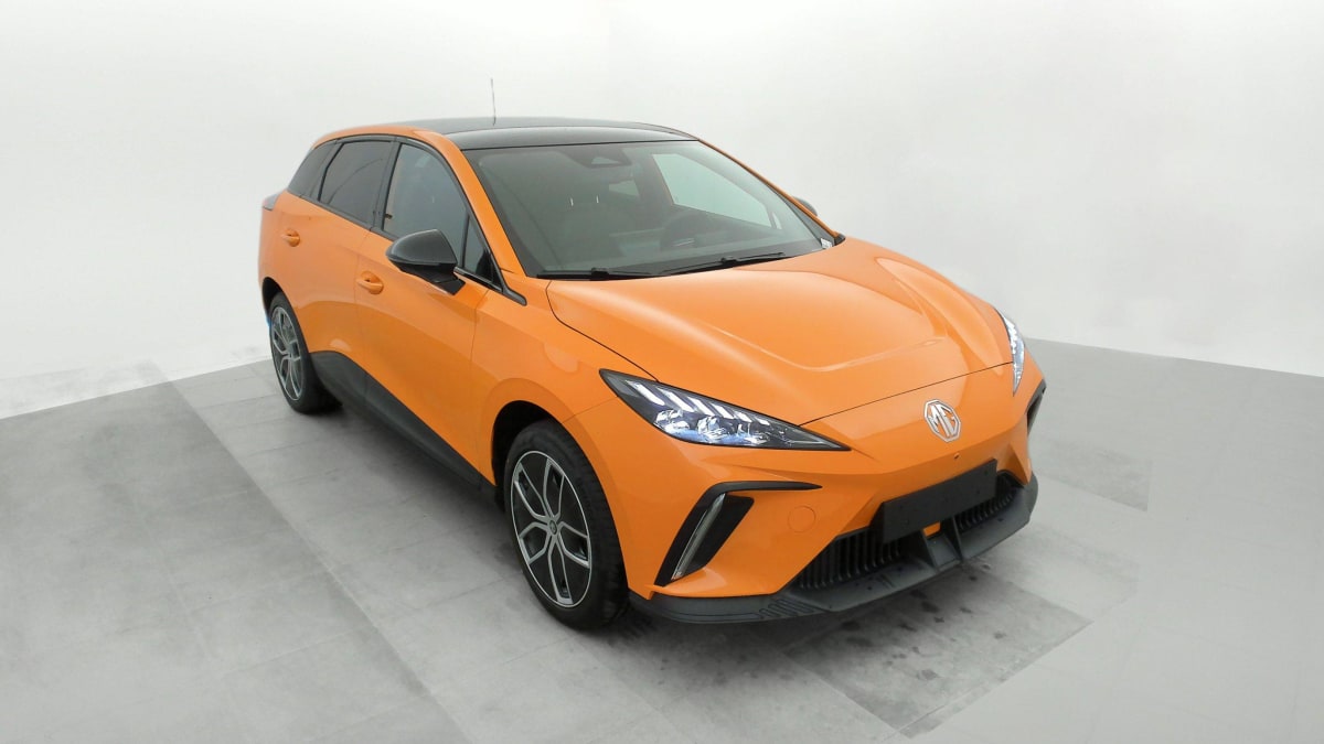 MG MG4 - ELECTRIC 77KWH - 180 KW 2WD LUXURY
