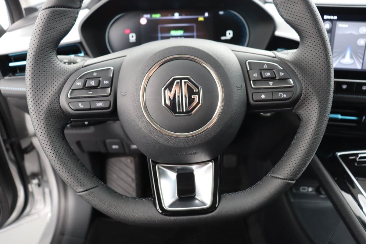 MG MG5 LONG RANGE 61KWH - 115 KW 2WD COMFORT
