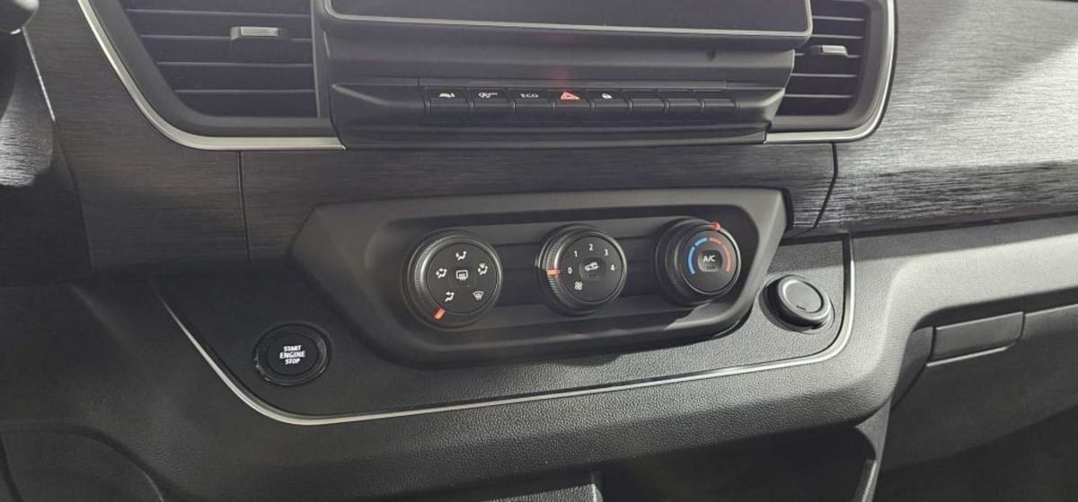 Nissan PRIMASTAR COMBI - Image 28