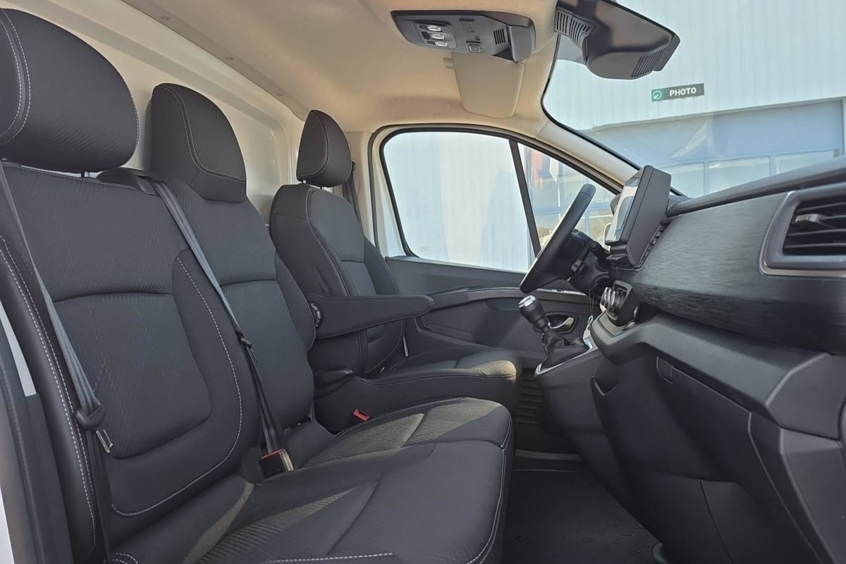 Nissan PRIMASTAR FOURGON - Image 9