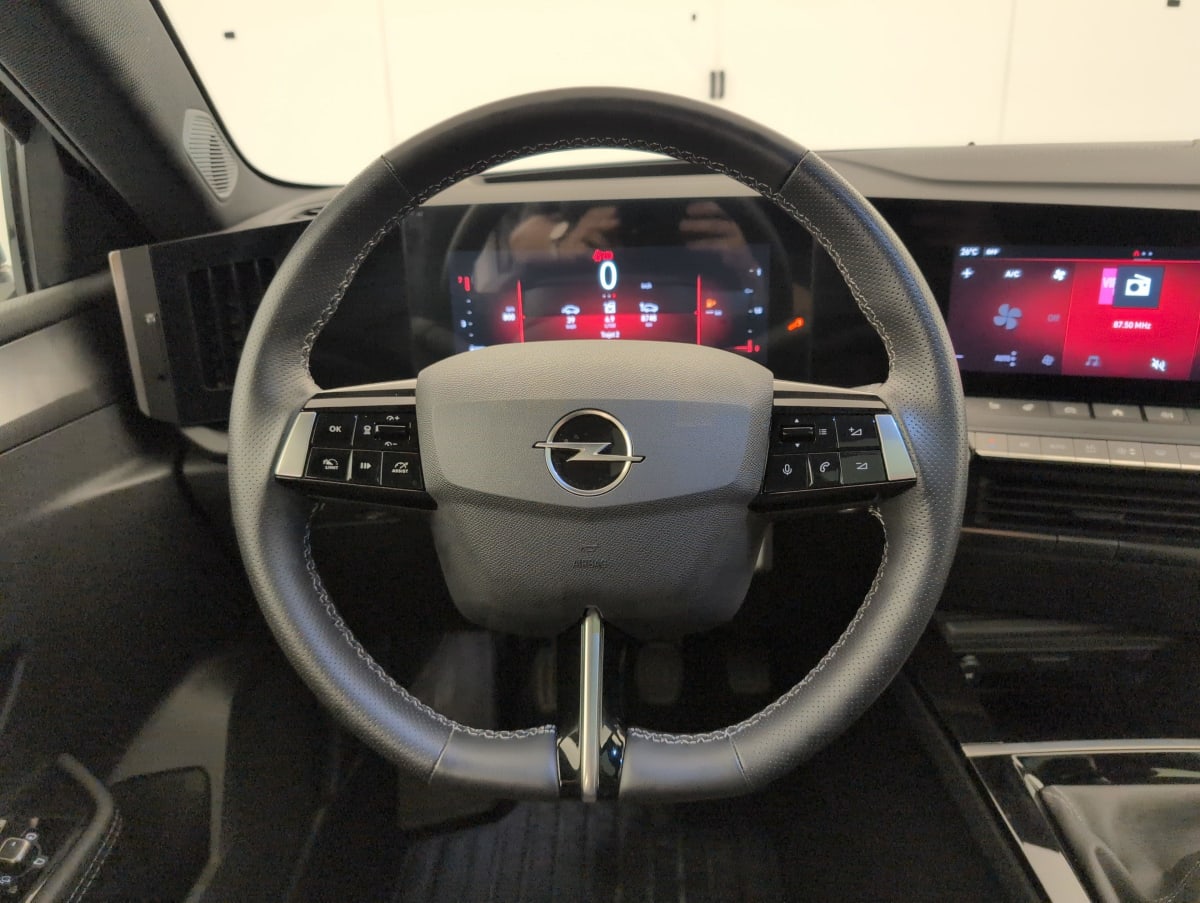 Opel Astra - Image 14
