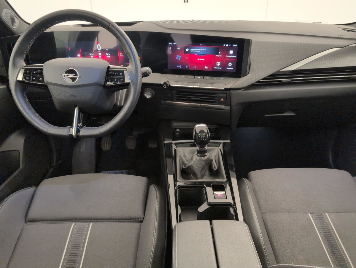 Opel Astra - Image 13